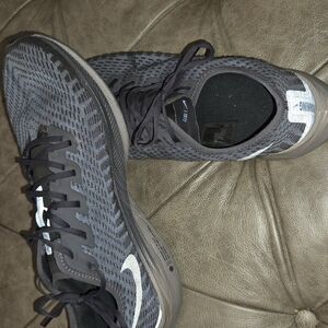Nike Men's Gray and Black Athletic Shoes